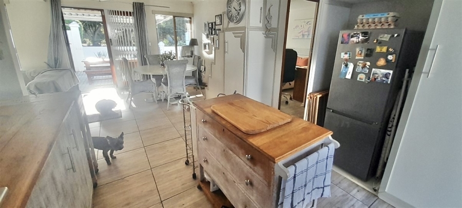 2 Bedroom Property for Sale in Paradise Beach Eastern Cape